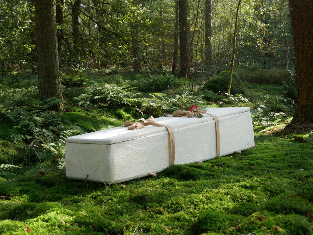Biorazgradivi lijes omogućuje prirodni pokop bez emisija CO2 📷 © Loop Biotech