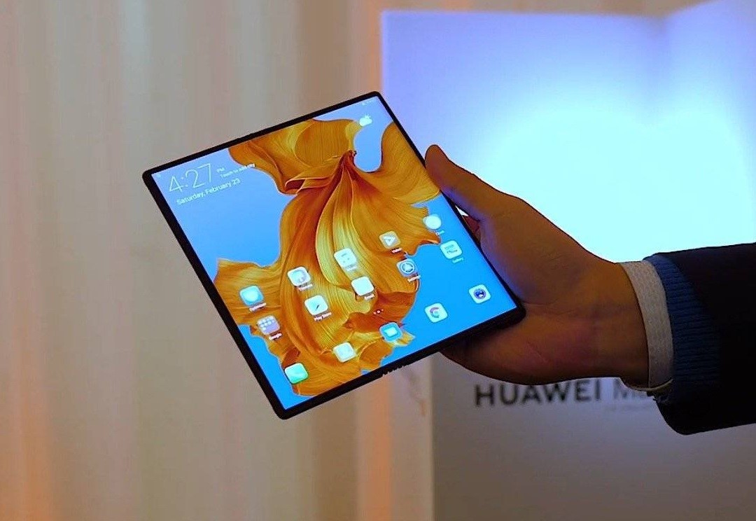 Huawei Mate X ima savitljivi zaslon dijagonale 8-inča, a koštat će 2.299  eura - Mobiteli @ Bug.hr